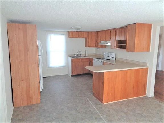 4th image of 316 Sara St