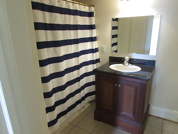3rd image of 110 E Cary St #17864449