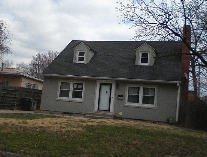2nd image of 928 SW Cambridge Ave