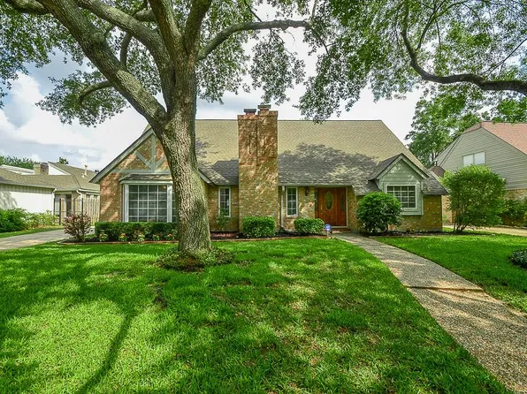 12046 Sugar Springs Dr, Houston, TX 77077