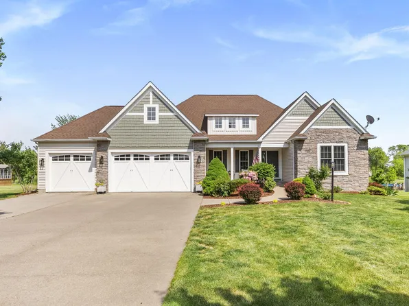 1923 Ashford Ave, Muscatine, IA 52761