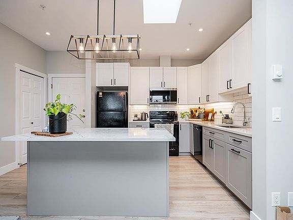 4th image of 45745 Princess Ave #803