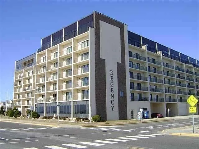 500 Kennedy Drive Dr — Photo 1