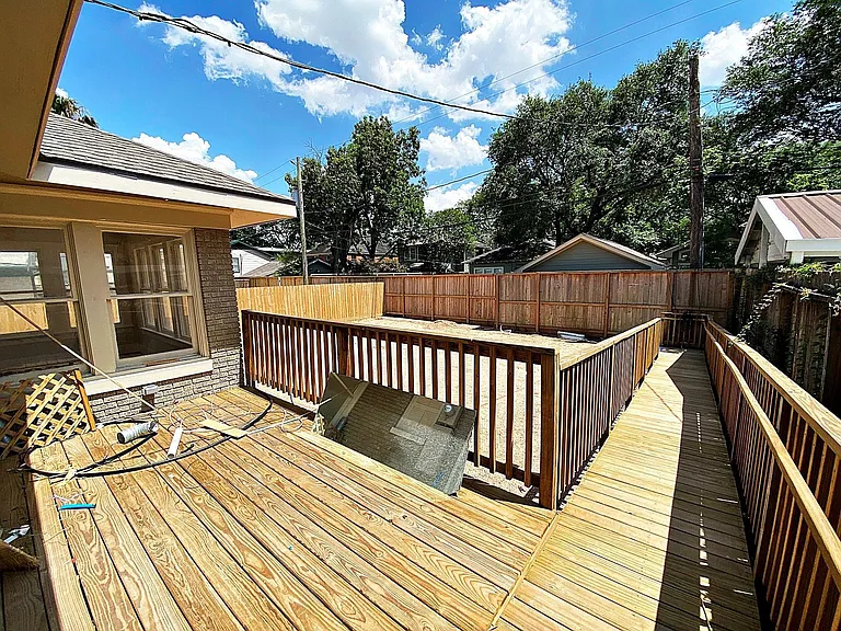 1625 W Alabama St — Photo 12