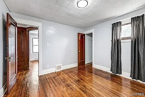 3 bed, 2199 sqft, $1,600 — Photo 1