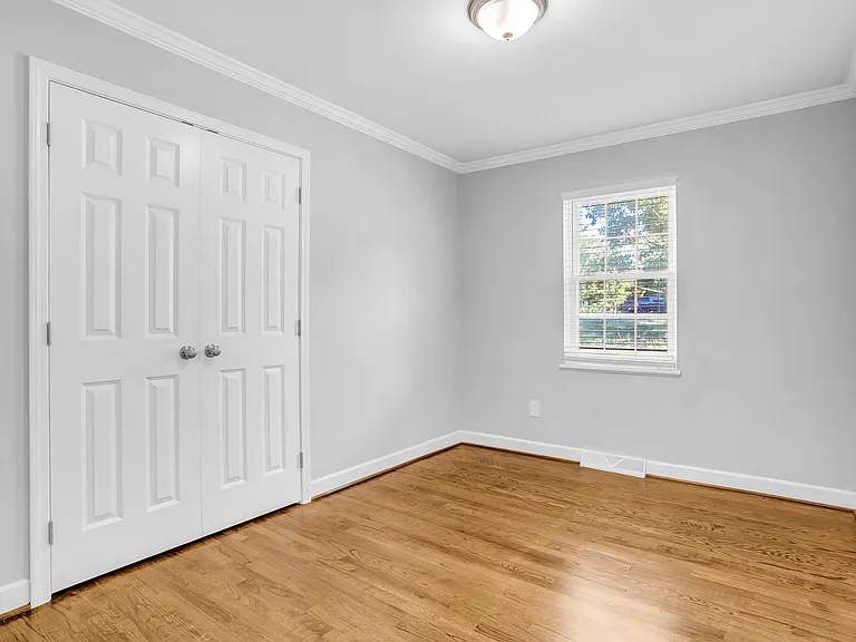 4 Bradley Blvd — Photo 21