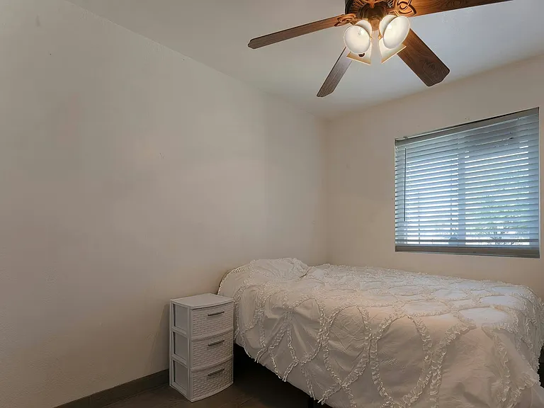 406 E Washington Ave #B — Photo 7