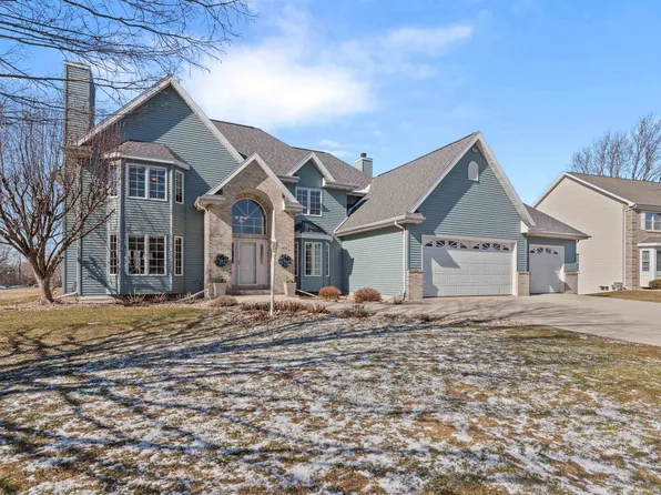 472 Ledgewood Dr, Fond Du Lac, WI 54937