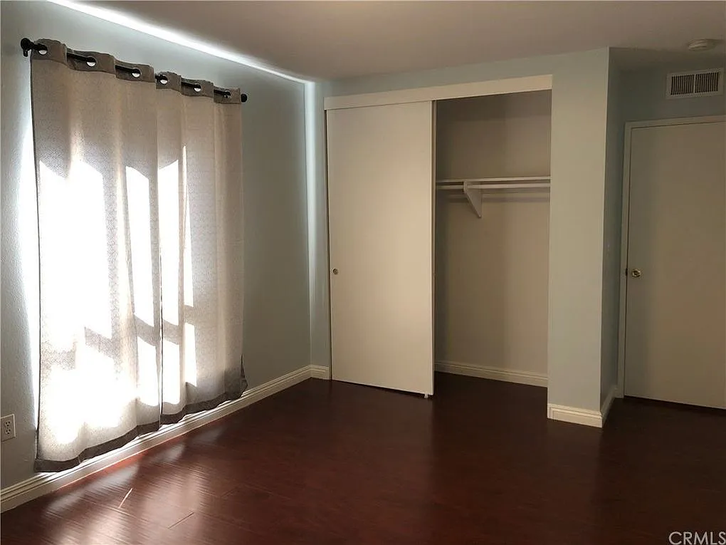 2 bed, 973 sqft, $2,900 — Photo 3