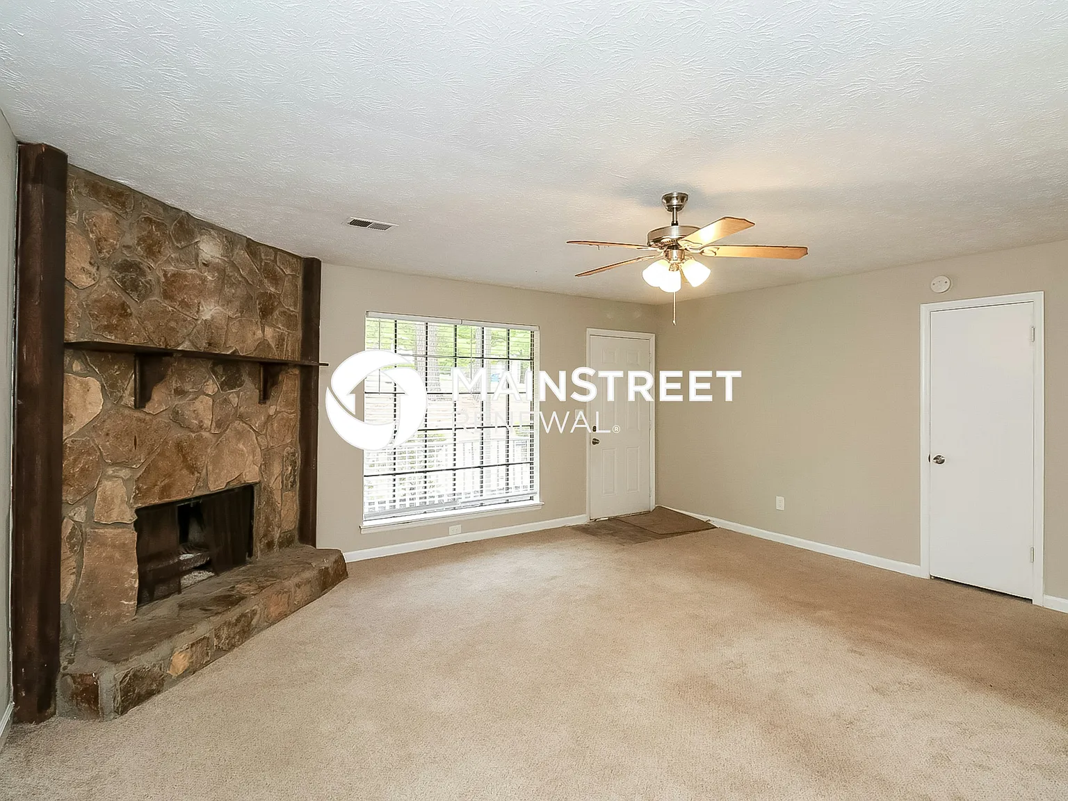 8170 Winewood Ct — Photo 3