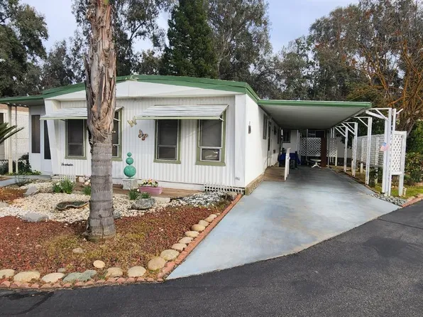 1300 W Olson Avenue #17, Reedley, CA 93654