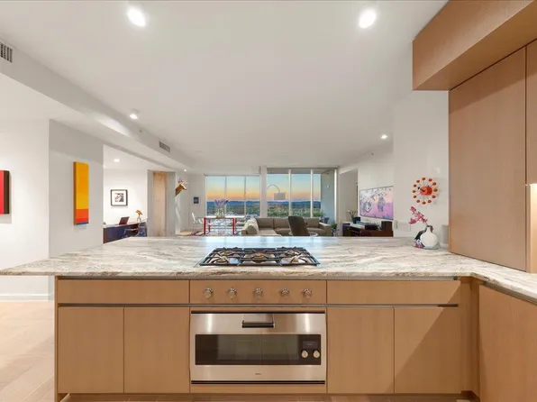 313 W 17th St Unit 1104, Austin, TX 78701