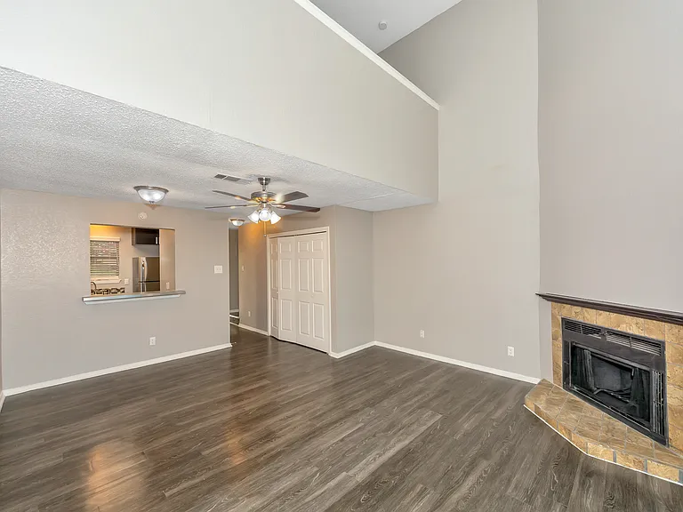 Hulen Park Place — Photo 15
