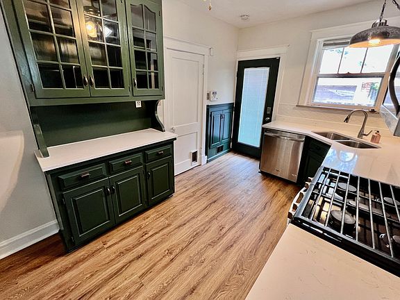 5th image of 7441 Teasdale Ave