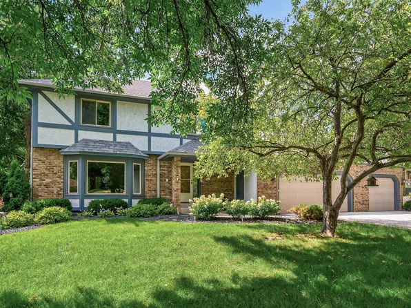 8887 Dallas Ln N, Maple Grove, MN 55369