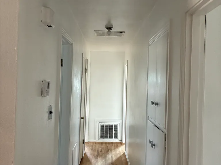 2733 Palomas Dr NE — Photo 6
