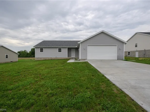 10952 Madlyn St NE, Bolivar, OH 44612