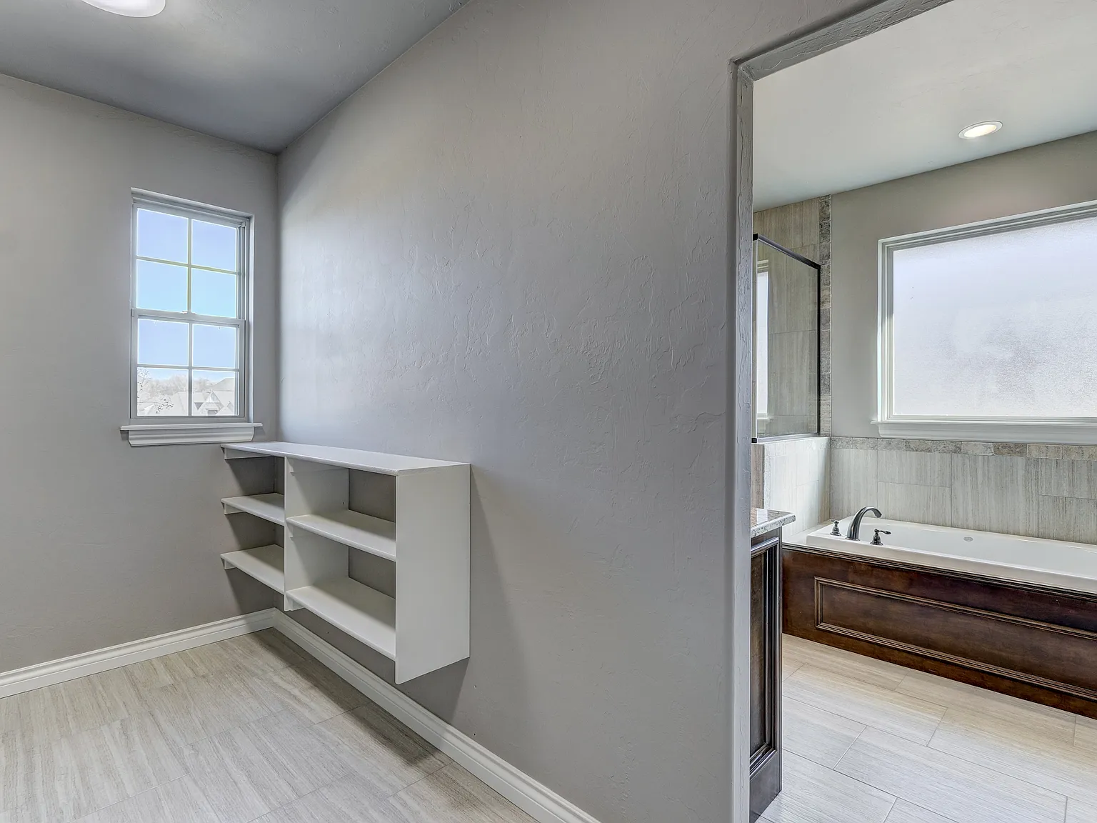 3 bed, 1993 sqft, $2,400 — Photo 4
