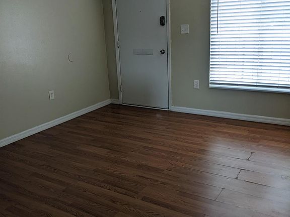 3rd image of 4809 Grand Blvd APT 15