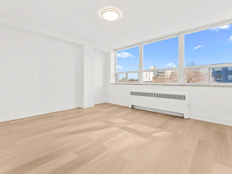 118 Tyndall Ave — Photo 20