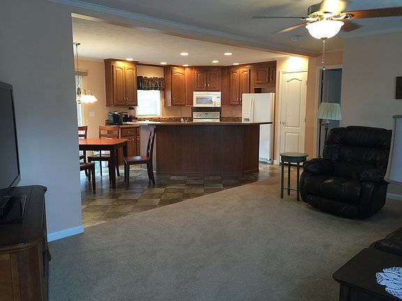 4th image of 211-517 Forest Lake Dr. #517