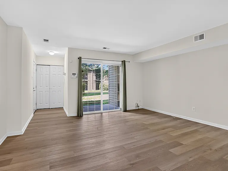 69 Ramsgate Ct — Photo 12