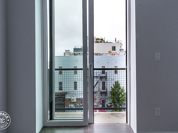 5th image of 28 Wilson Ave #4C