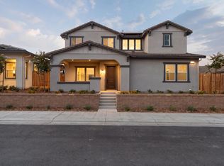 1130 Ponderosa Way W, Madera, CA 93636