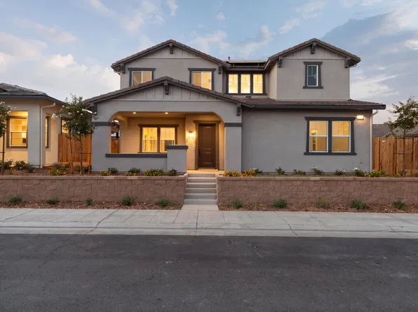 1130 Ponderosa Way W, Madera, CA 93636