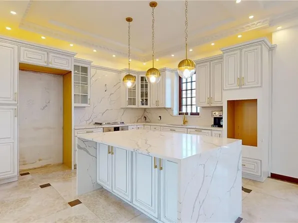 2317 East 63rd Street image 16 of 33