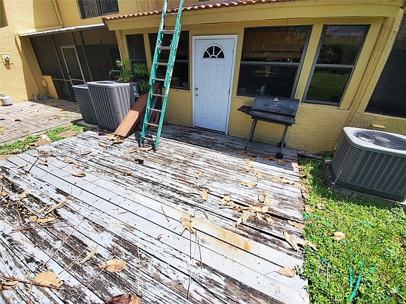 5th image of 3946 Estepona Ave #6D4