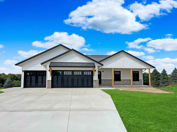 23-221 Brandywine Dr, Lanark, IL 61046