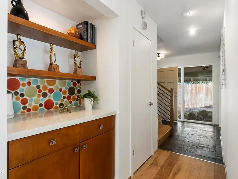 579 Acacia St — Photo 7