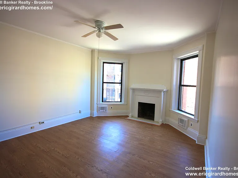 9 Buswell St #3R — Photo 1