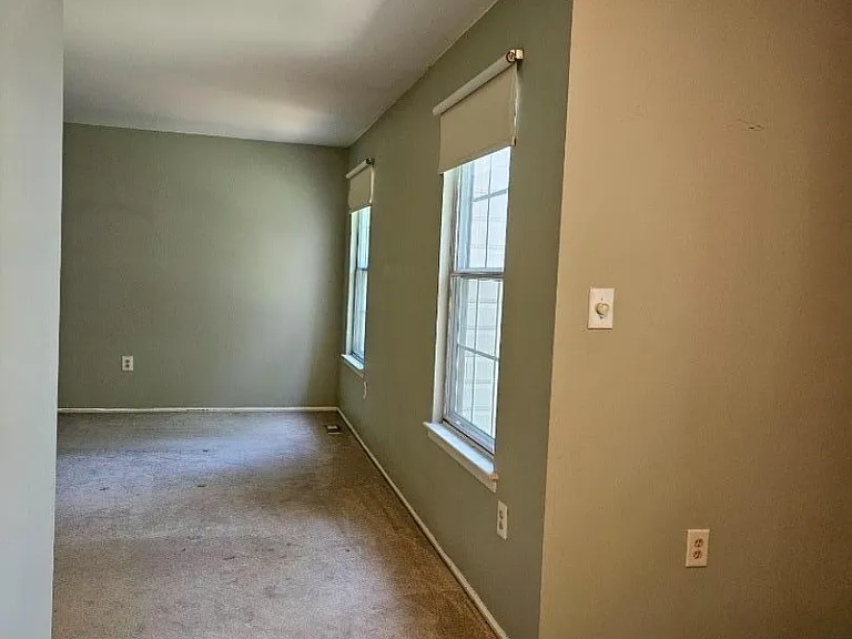 271 Abbey Dr — Photo 17