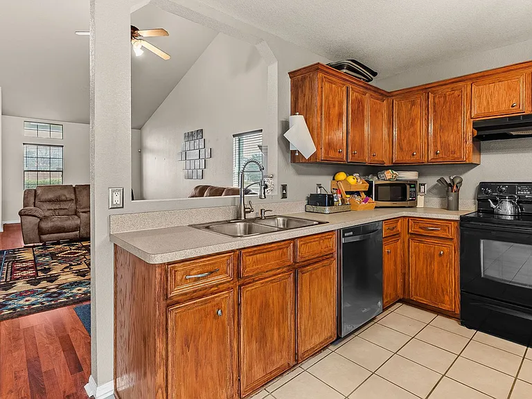 2500 Waterfall Dr — Photo 8