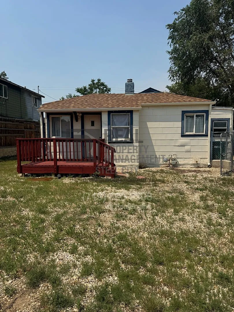2 bed, 1.0 bath, 1032 sqft, $1,250 — Photo 1