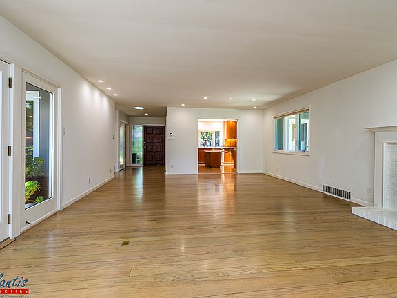3rd image of 515 Jefferson Dr