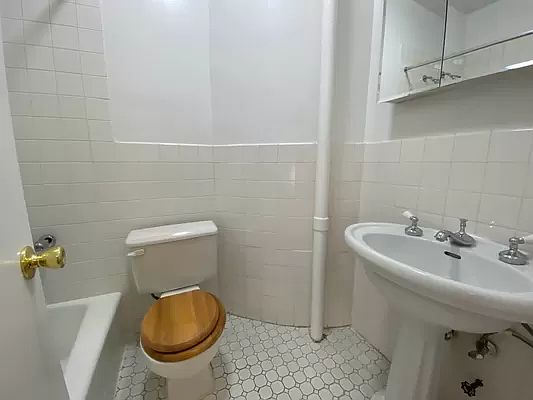 5th image of 22 W 77th St #51/1