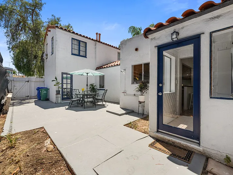1303 Cave St — Photo 43
