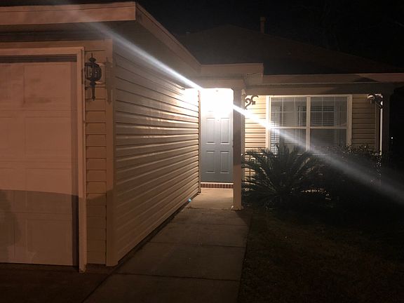 3rd image of 2212 Trailwood Dr