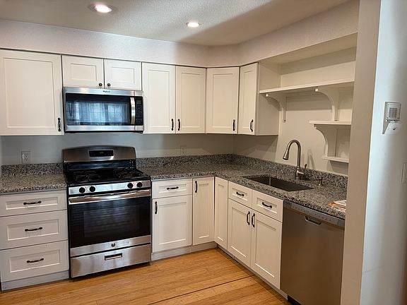 4th image of 50 Brookside Dr APT F2