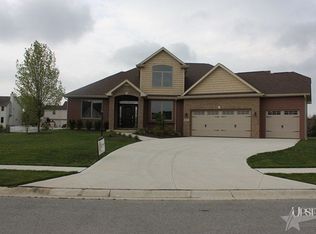 11121 NE Eagle River Run, Fort Wayne, IN