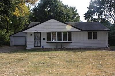 1st image of 670 Marigold Ter NE