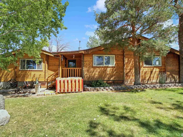 1075 Arroyo Dr, Gardnerville, NV 89410