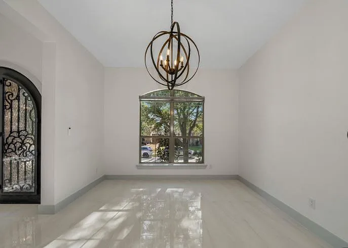 1256 Timber Ln — Photo 3