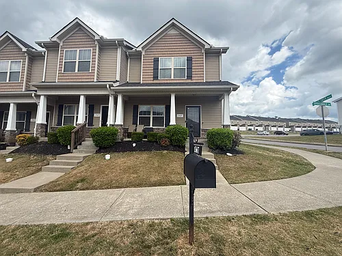 1567 Sprucedale Dr Photo 1