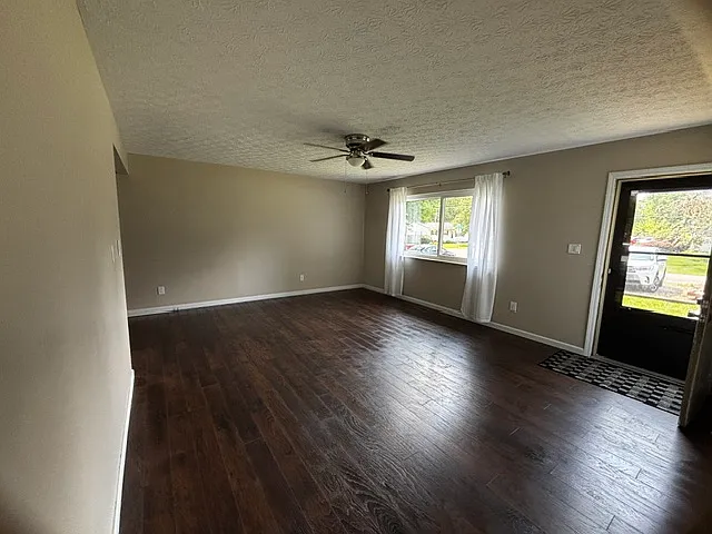 2 bed, 925 sqft, $1,650 — Photo 3