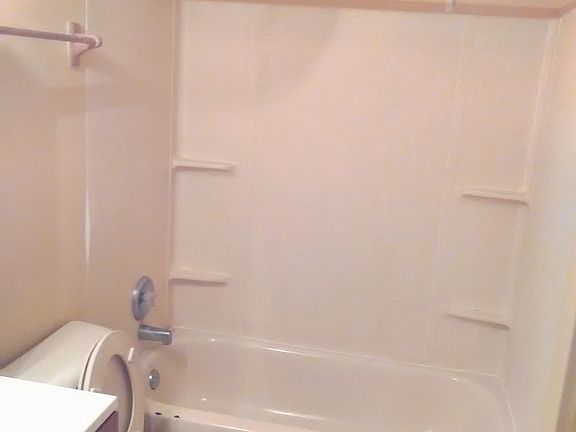 2nd image of 1514 N Wieland St APT 1R