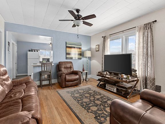 5th image of 305 Garden St
